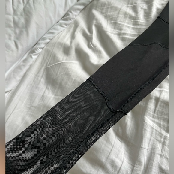 TNA high waisted black leggings with mesh design - Picture 2 of 10